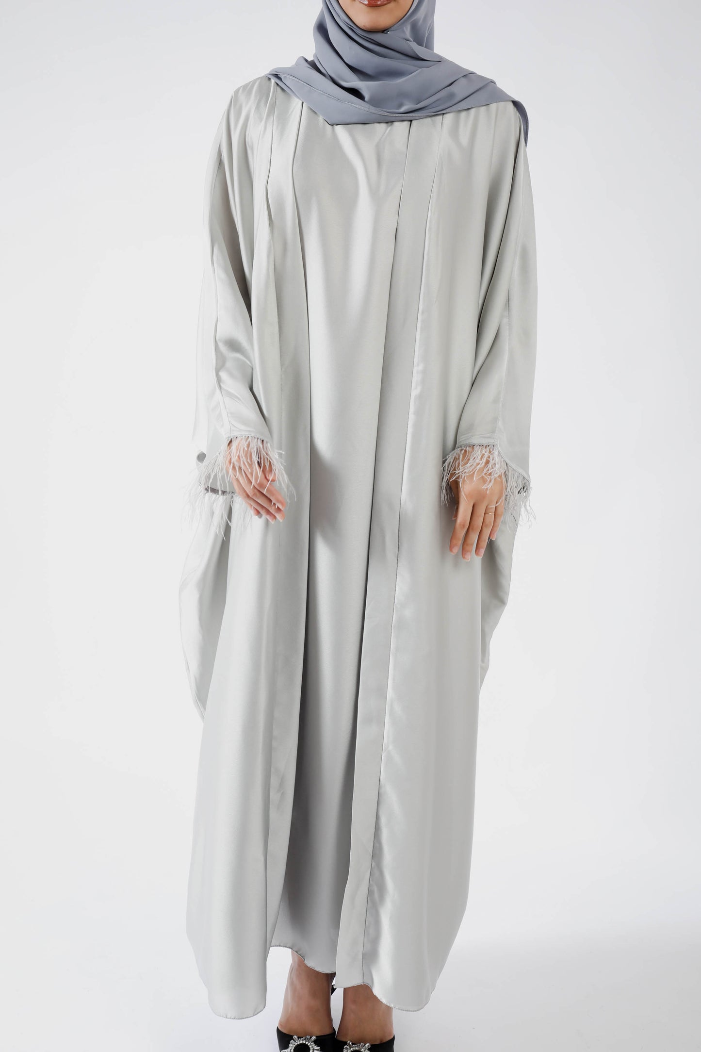 Ensemble en satin à petites plumes
