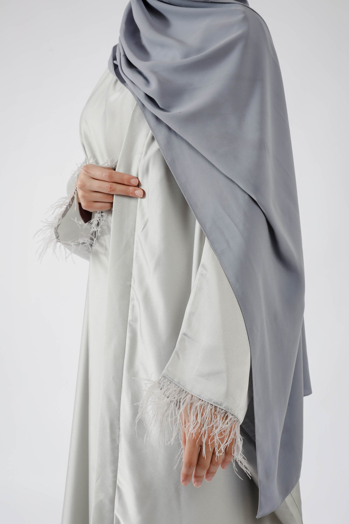 Ensemble en satin à petites plumes
