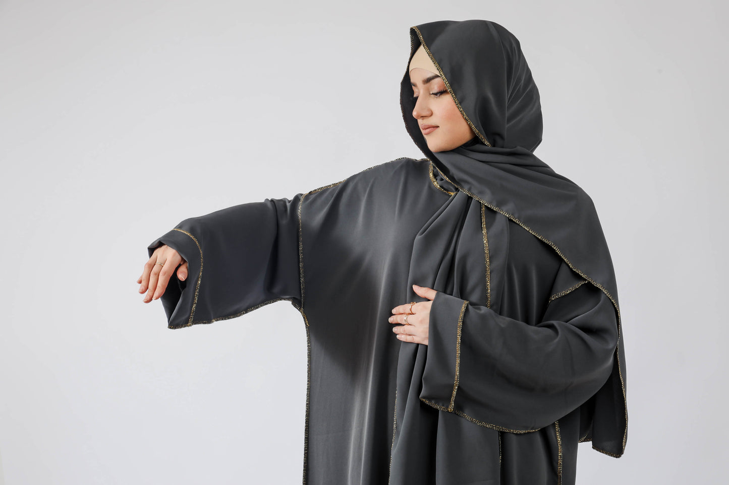 Abaya voile intégré strass